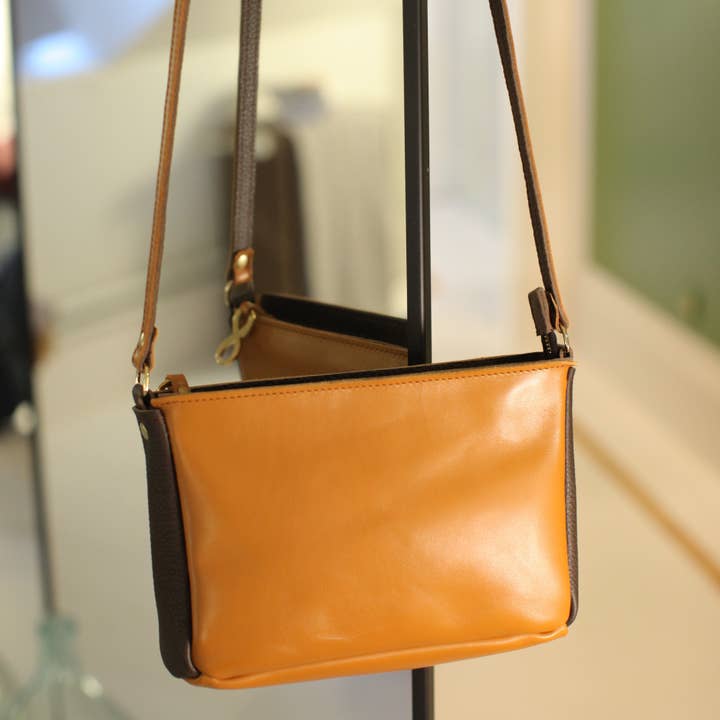 "Annie" bag for wholesale by Vanessa Réveillon