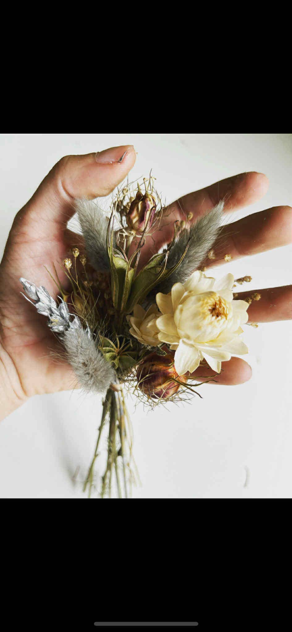 Hazel & Twine - Wholesale Dried/Pressed Flowers - Florist Pick - Mini Dried Flower Bunch - Natural Tones 2