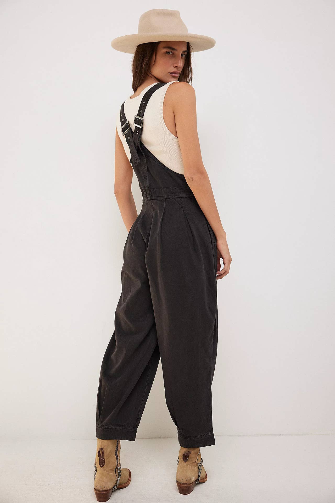 Hope & Sunshine - Wholesale Overalls - Women's - Loose Fit Sleeveless Denim Overalls17