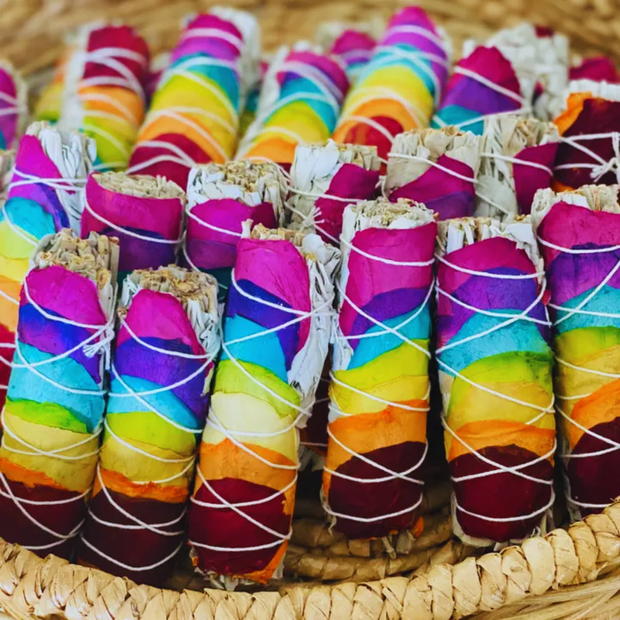 Third Eye Sage - Wholesale Sage Bundle - Rainbow 7 Chakras Rose Petals & White Sage 4″ Smudge Sticks 3