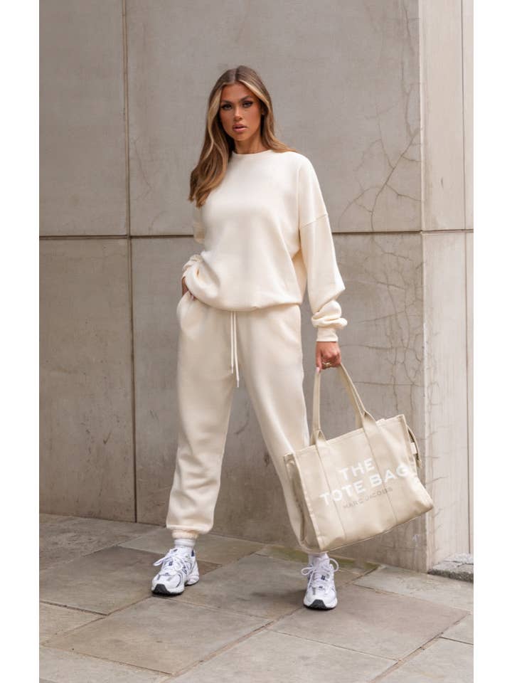 Femme Luxe - Wholesale Lounge set – Women's - Cream Oversized Crew Neck Sweatshirt Cuffed Joggers Loungewe1