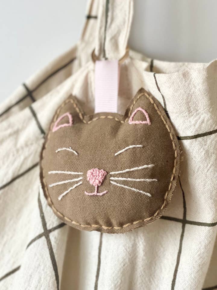 Porta-chaves bordado - Gato camelo por atacado de Les Yeux fripons