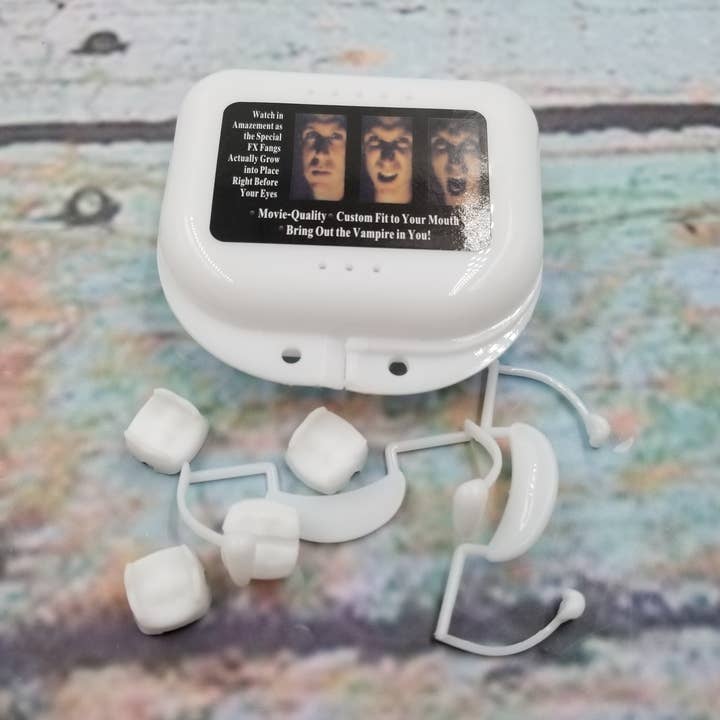 Halloween 1 Pair Vampire Fake Teeth Cosplay Toy for wholesale by MIAS SHOP