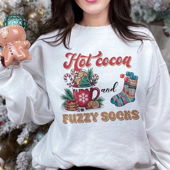 Hot Cocoa and Fuzzy Socks Jule Unisex Heavy Blend Sweatshirt med rund hals for engroshandel hos with love, aj.