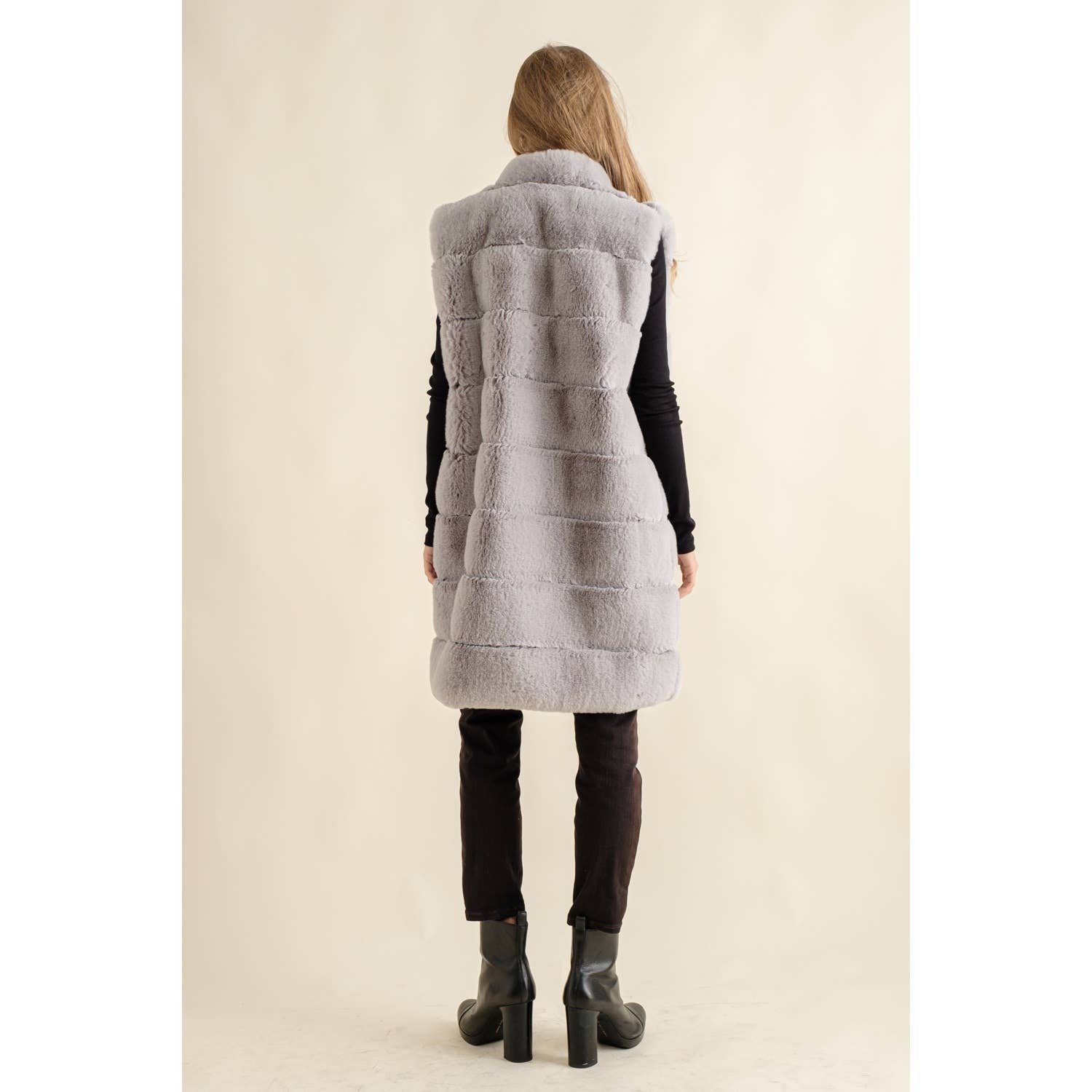 Sweet Generis - Vente Veste sans manches – femme - GILET BOUFFANT LONG EN FOURRURE À COL MONTANT26