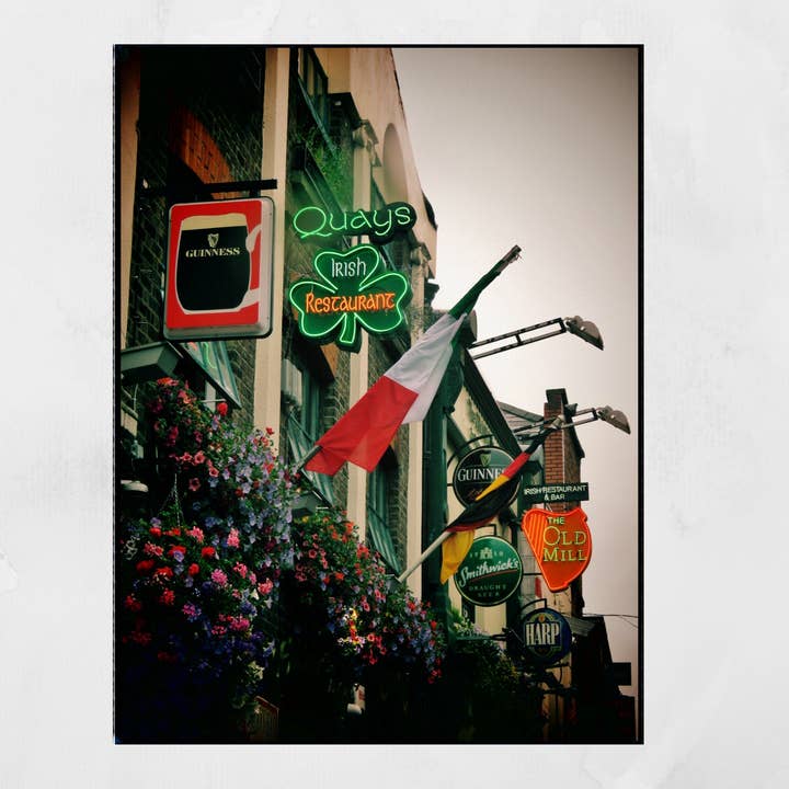 Temple Bar Dublin Irländsk pub Fotografi Skriv ut för wholesale av Mo & Paul Photography