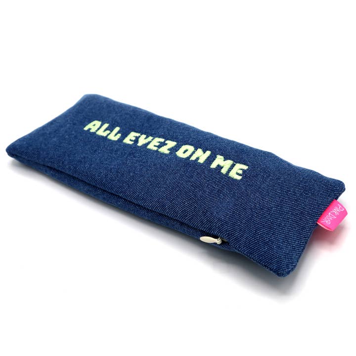 Oreiller pour les yeux All Eyez on Me pour la vente par Pink Door Store