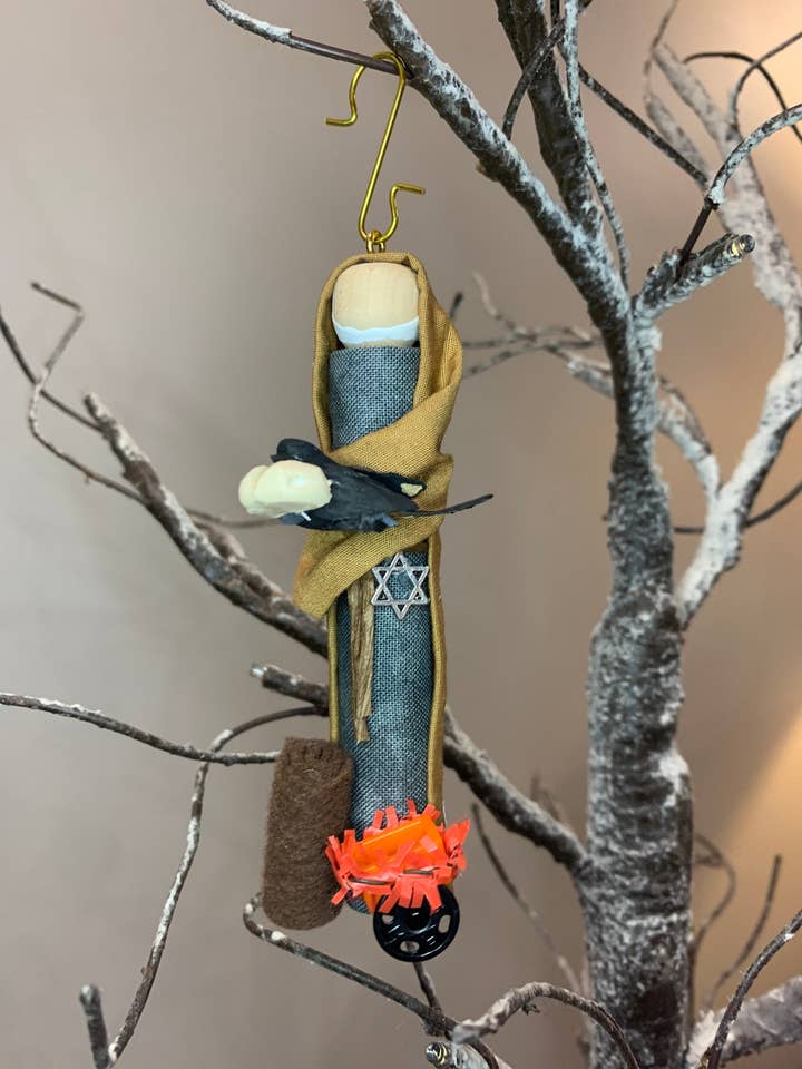 Det Gamle Testamente Elijah trædukkeornament for engroshandel hos Our Saint Family