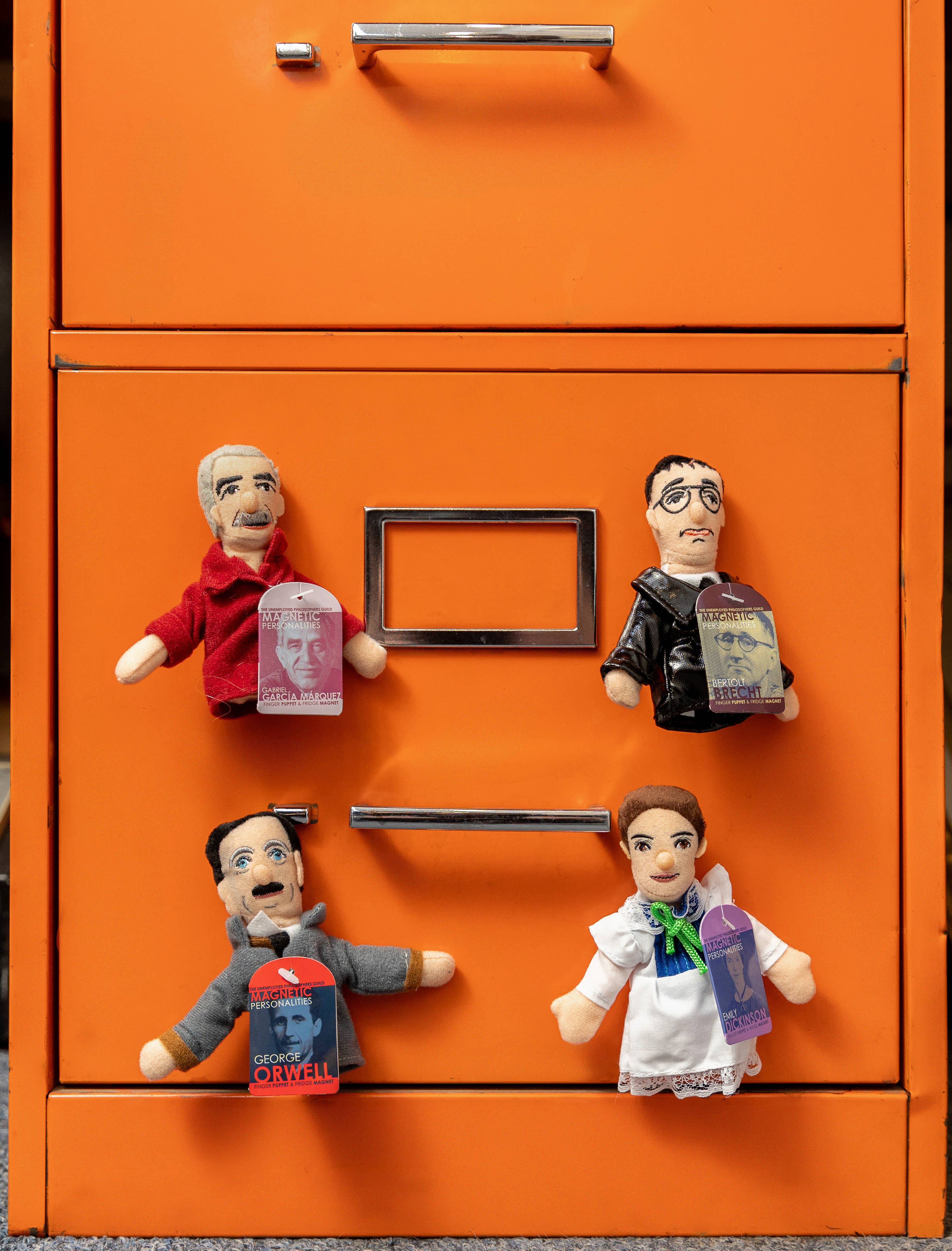 Unemployed Philosophers Guild - Wholesale Finger Puppet - Kids & Baby - Bertolt Brecht Finger Puppet2