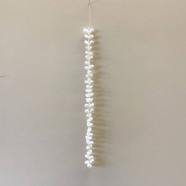 ByBazz - Wholesale Decorative Tabletop Object - Schelpenslinger Wit 60cm2