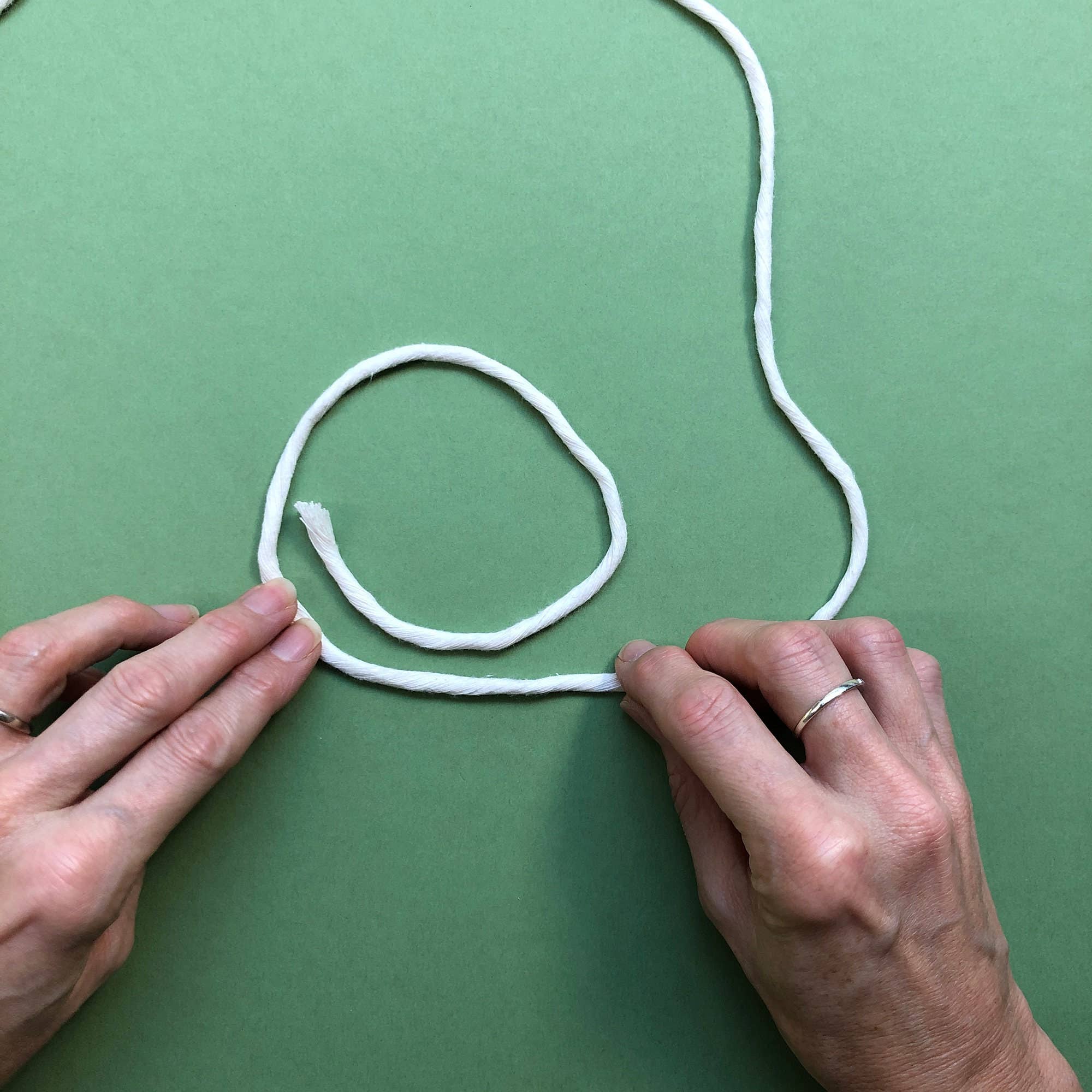 Bergin & Bath - Venta al por mayor Kit de manualidades - Kit de Macramé Posavasos - Rosa Rubor, Verde Laurel y Beige5