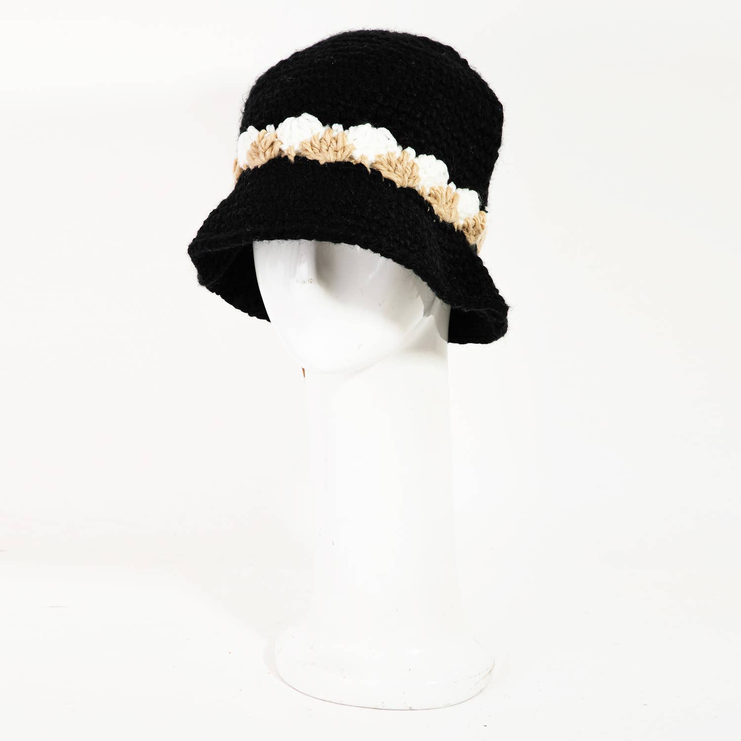 Collections by Fame Accessories – Großhandel Bucket Hat – Damen – Gehäkelte Strickmütze mit Eimer2