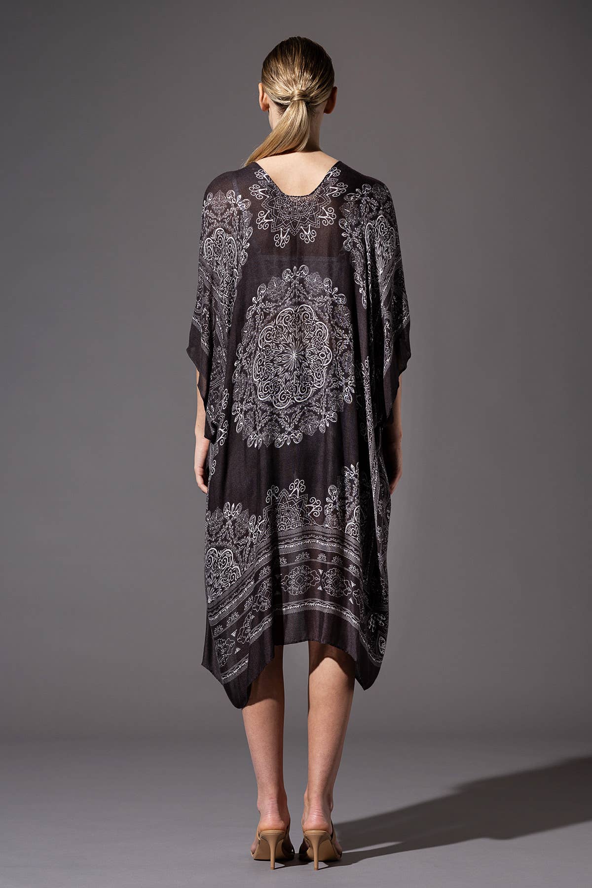 Urbanista - Wholesale Kimono - Women's - Ornate Mandala Kimono2