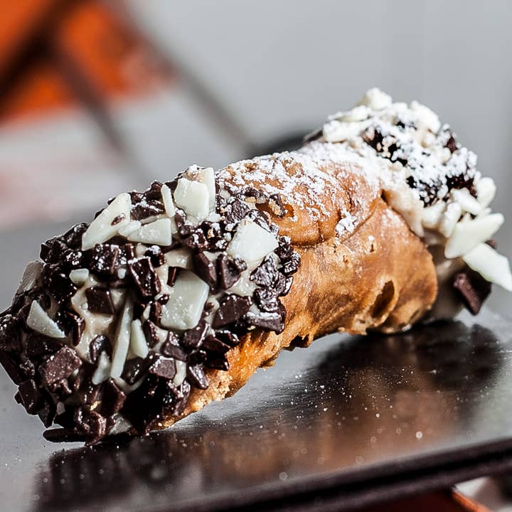 AIDA di Giangreco - Wholesale Chocolate Covered Sweets - Sicilian cannoli Filled with chocolate mixed flavors g 2401