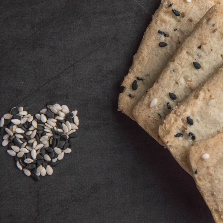 Lark Fine Foods – Großhandel Cookie – Herzhafte Kekse mit schwarzem und weißem Sesam – 170 g5