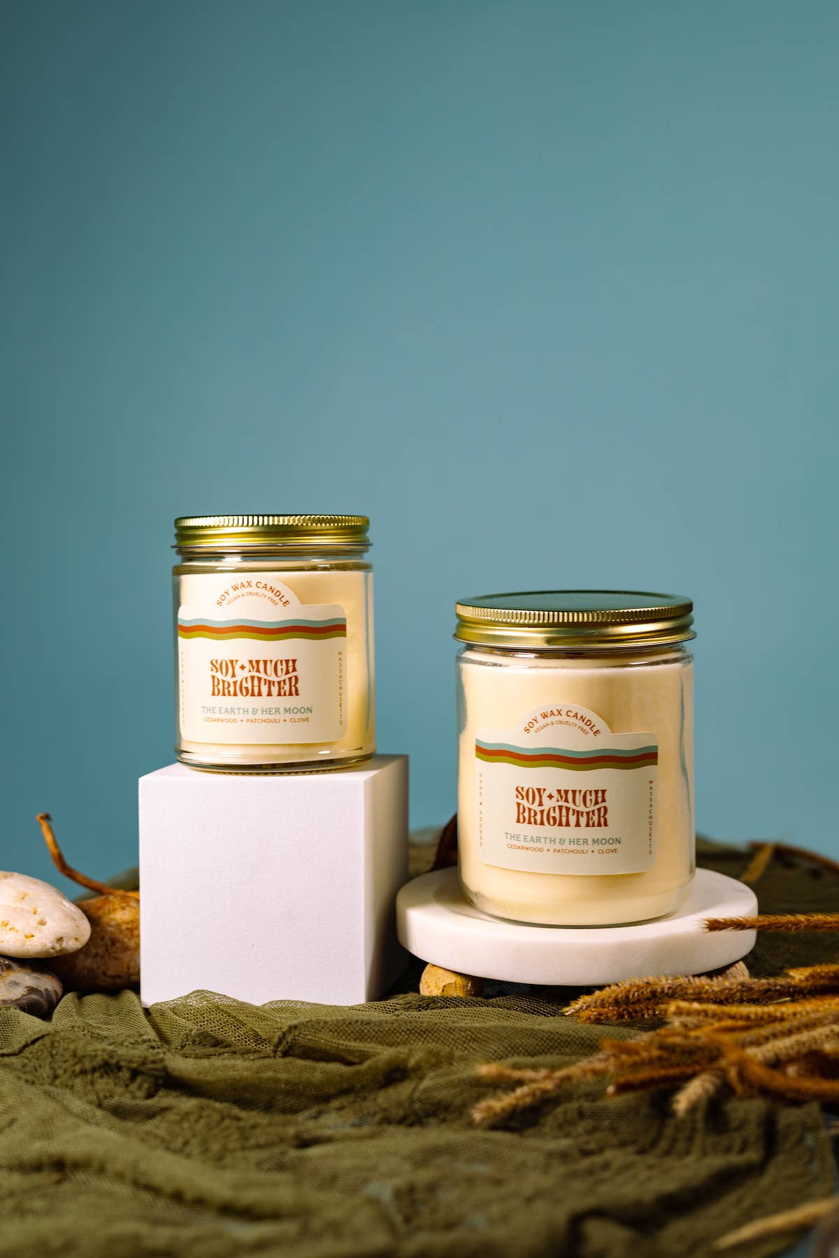 Soy Much Brighter Candle Co. - Vente Bougie en bocal - La Terre et sa lune//Bougie en cire de soja non toxique3