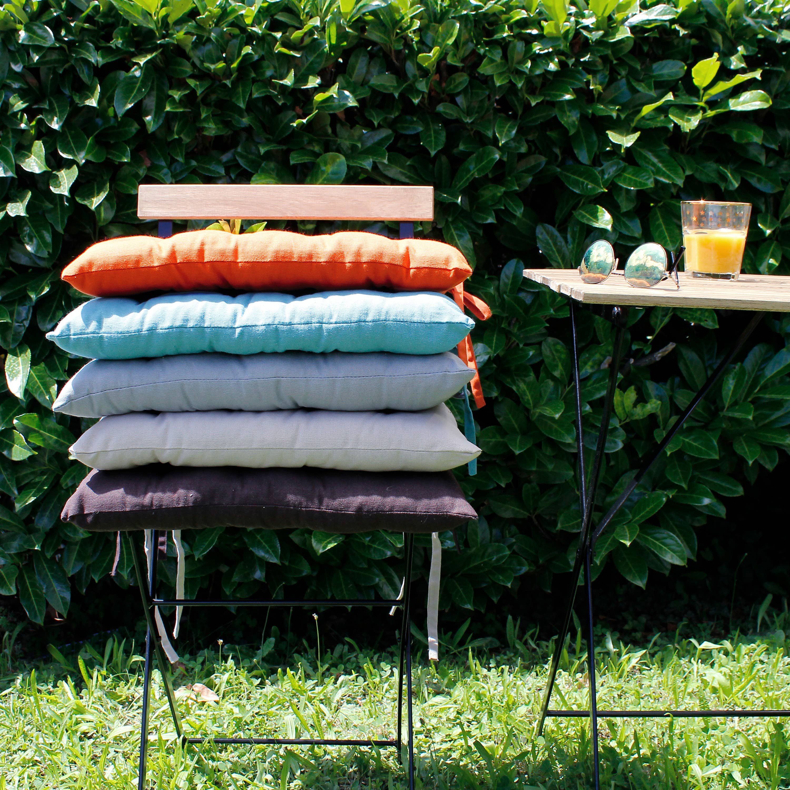 DECOSTARS - CmaDECO – Großhandel Stuhlkissen – Steppkissen 38 x 38 cm aus 100 % Baumwolle mit Knoten, PANAMA25