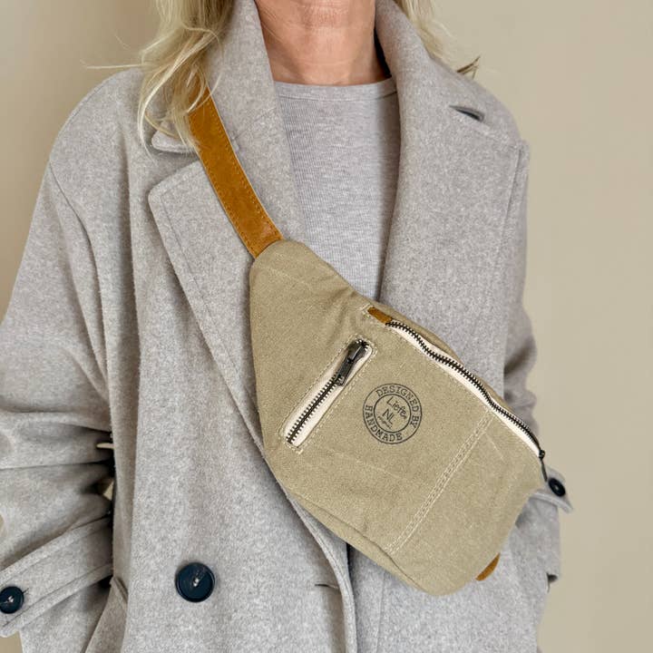 BumBag axelväska i khakibomull med justerbar rem för wholesale av Liefe NL