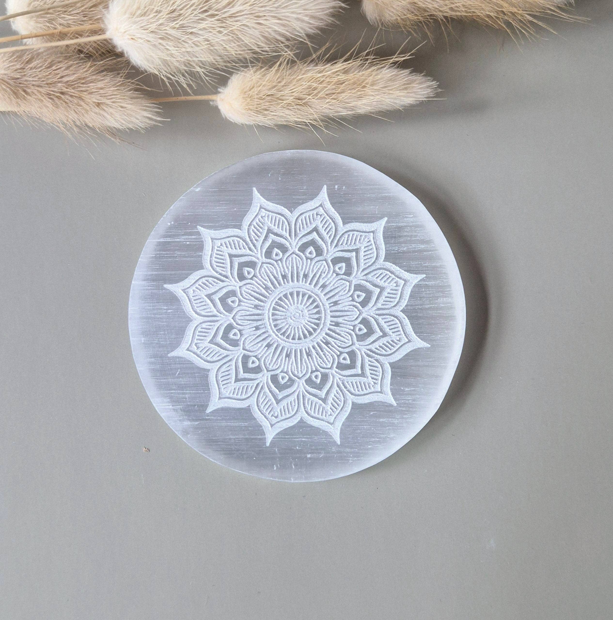 Moonlight Gemstones - Wholesale Crystal Charging Plate - Selenite Gemstone Charging Plate with Spiritual Engraving – 10 cm2