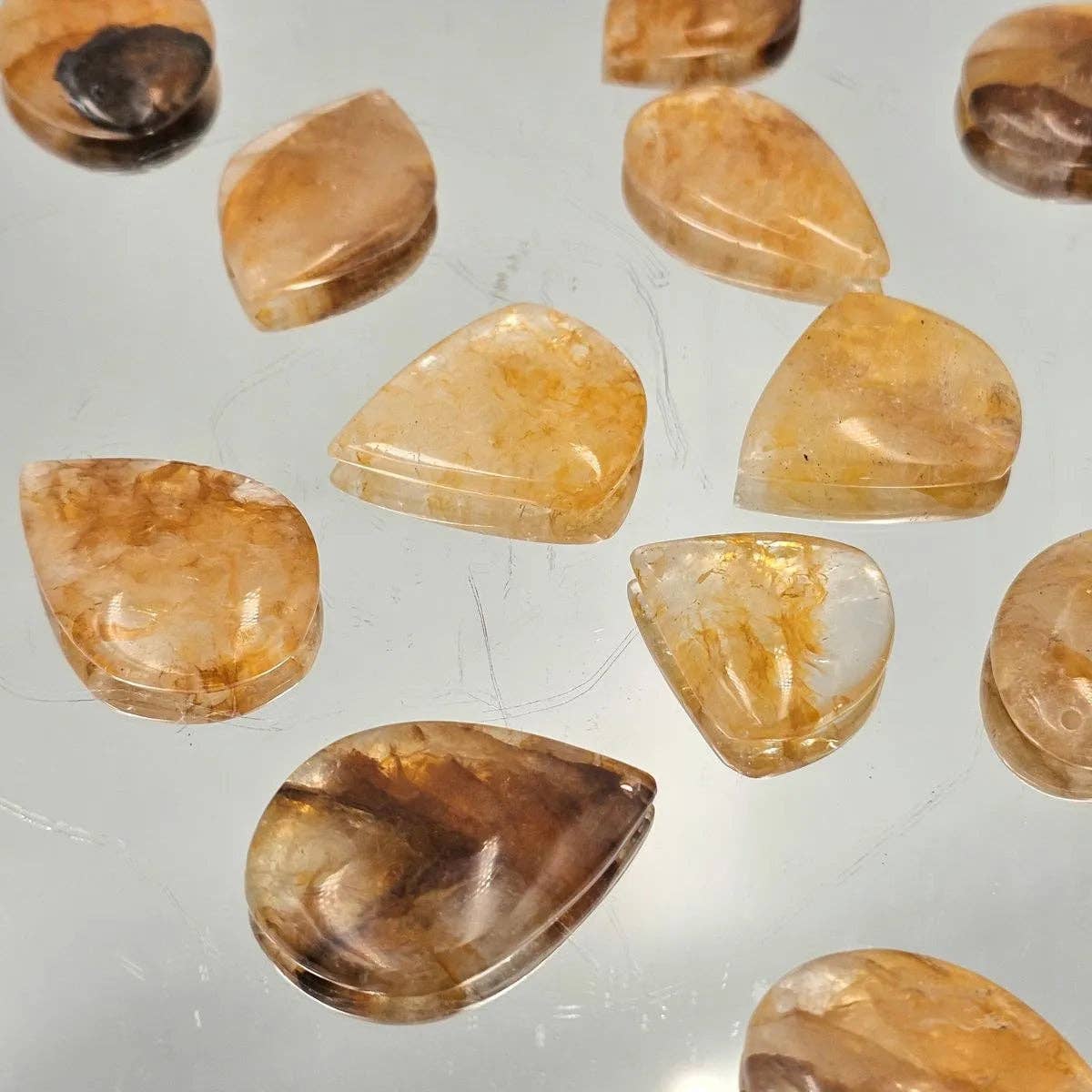 Distinction Crystals – wholesale Spiritual stone/crystal – Golden Healer Quartz Crystal Cabochons1