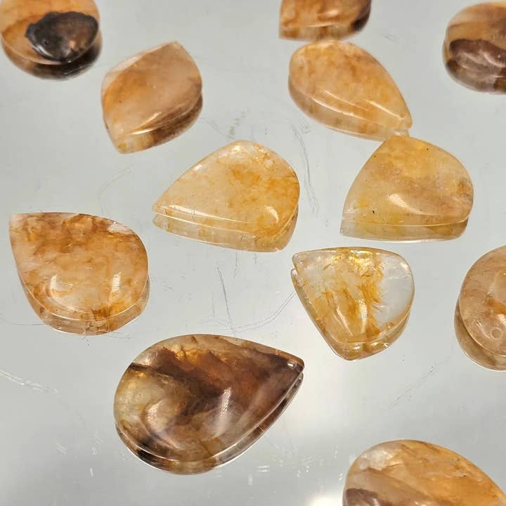 Distinction Crystals – wholesale Spiritual stone/crystal – Golden Healer Quartz Crystal Cabochons1