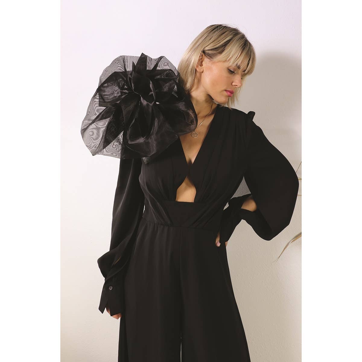 BLACK ORGANZA FLOWER BROOCH for wholesale on Faire7