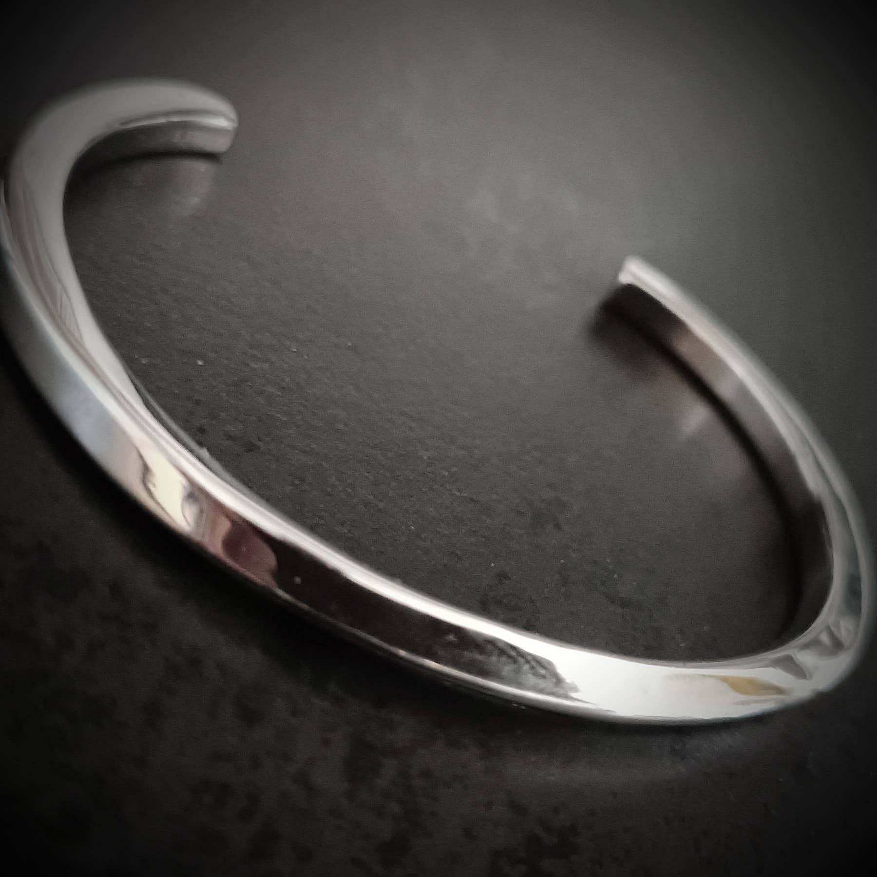 Unique Brand - Vendita all'ingrosso Bracciale a polsino - Bracciali NEW SteelArc2