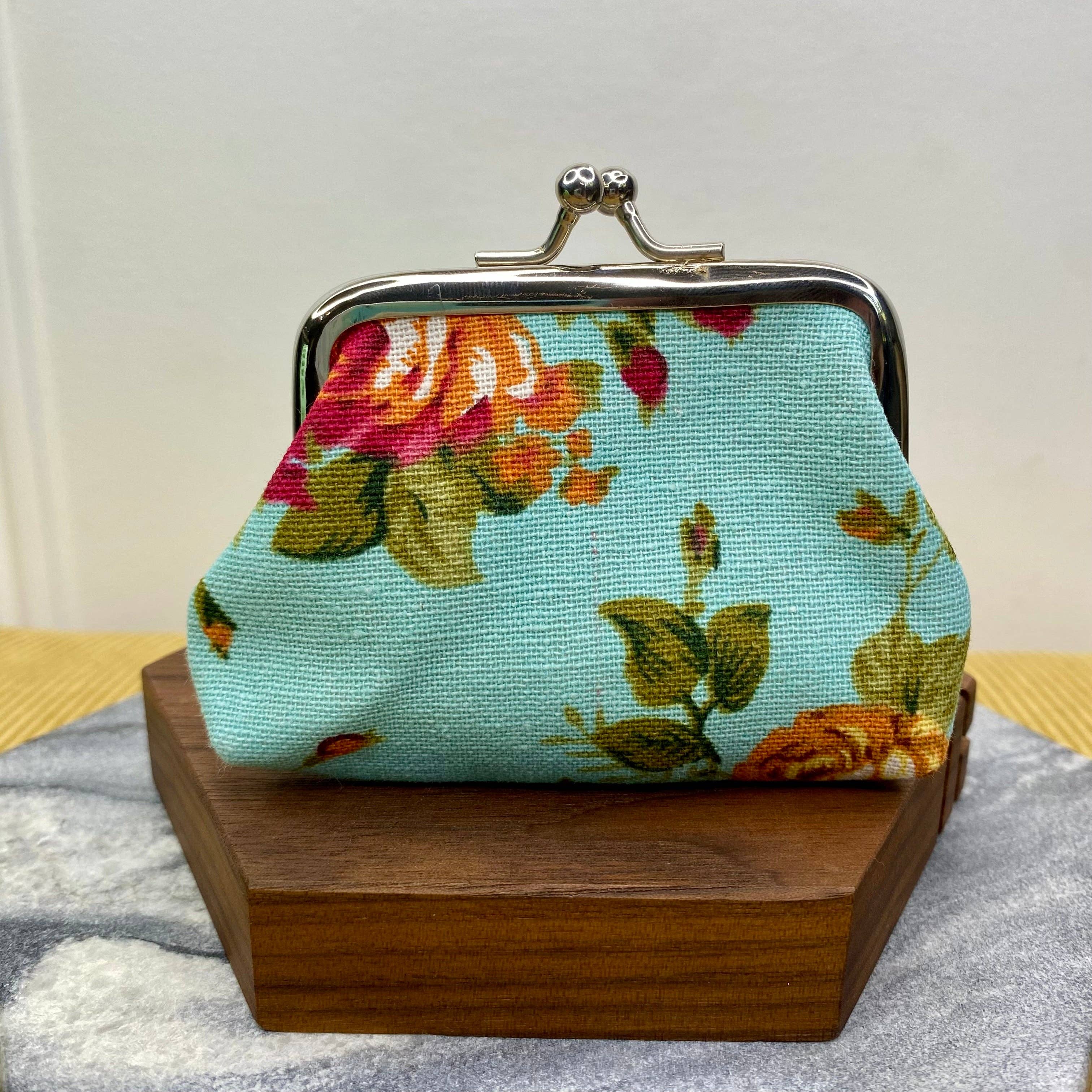 Hive Supply - Wholesale Coin Purse - Women's - Clamshell Coin Purse Wallet (Smaller) - Floral10