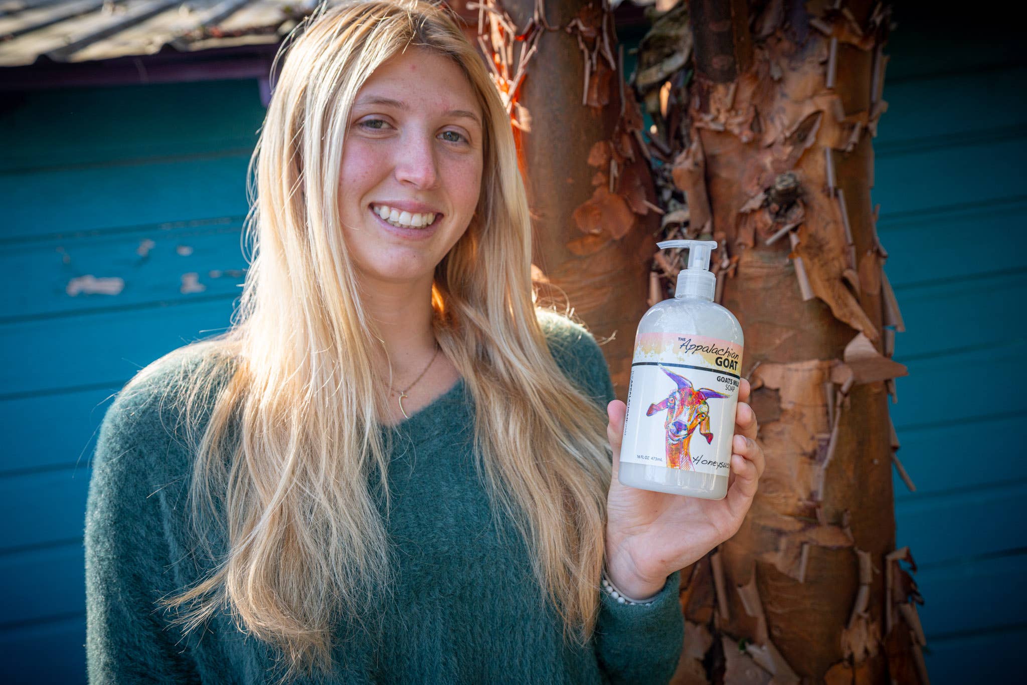 The Appalachian Goat - Wholesale Hand Soap/Wash - 16oz Liquid Soap - Honeysuckle Goats Milk 3