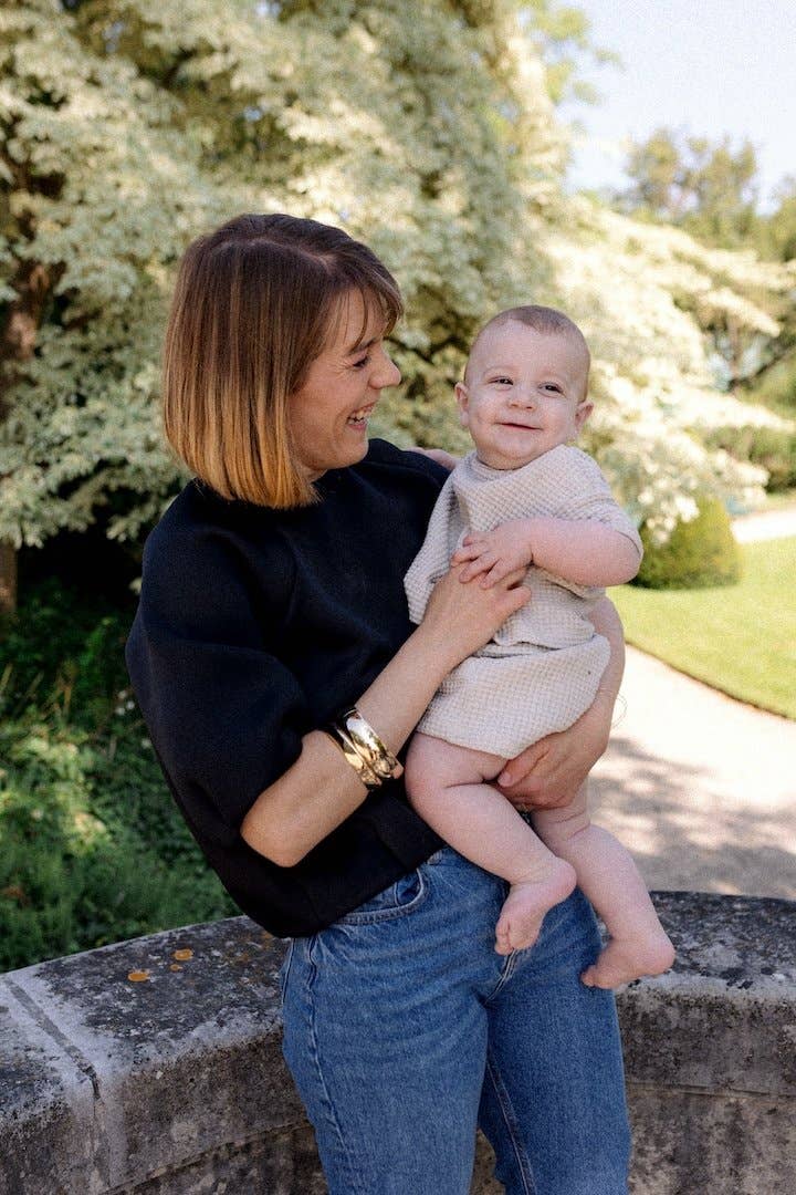 Black Short-sleeve nursing bubble sweatshirt for wholesale on Faire2