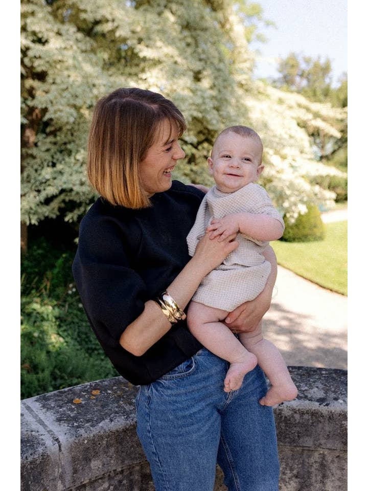 Black Short-sleeve nursing bubble sweatshirt for wholesale on Faire2