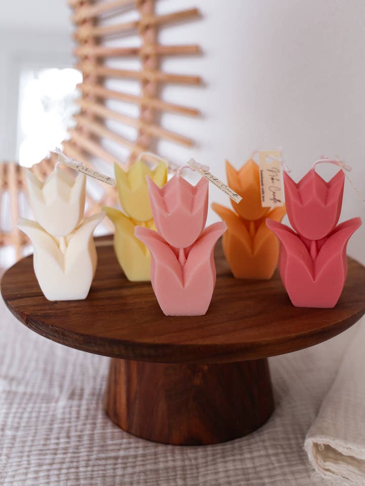 Candela artigianale a forma di tulipano per la vendita all'ingrosso da parte di Niki Candle