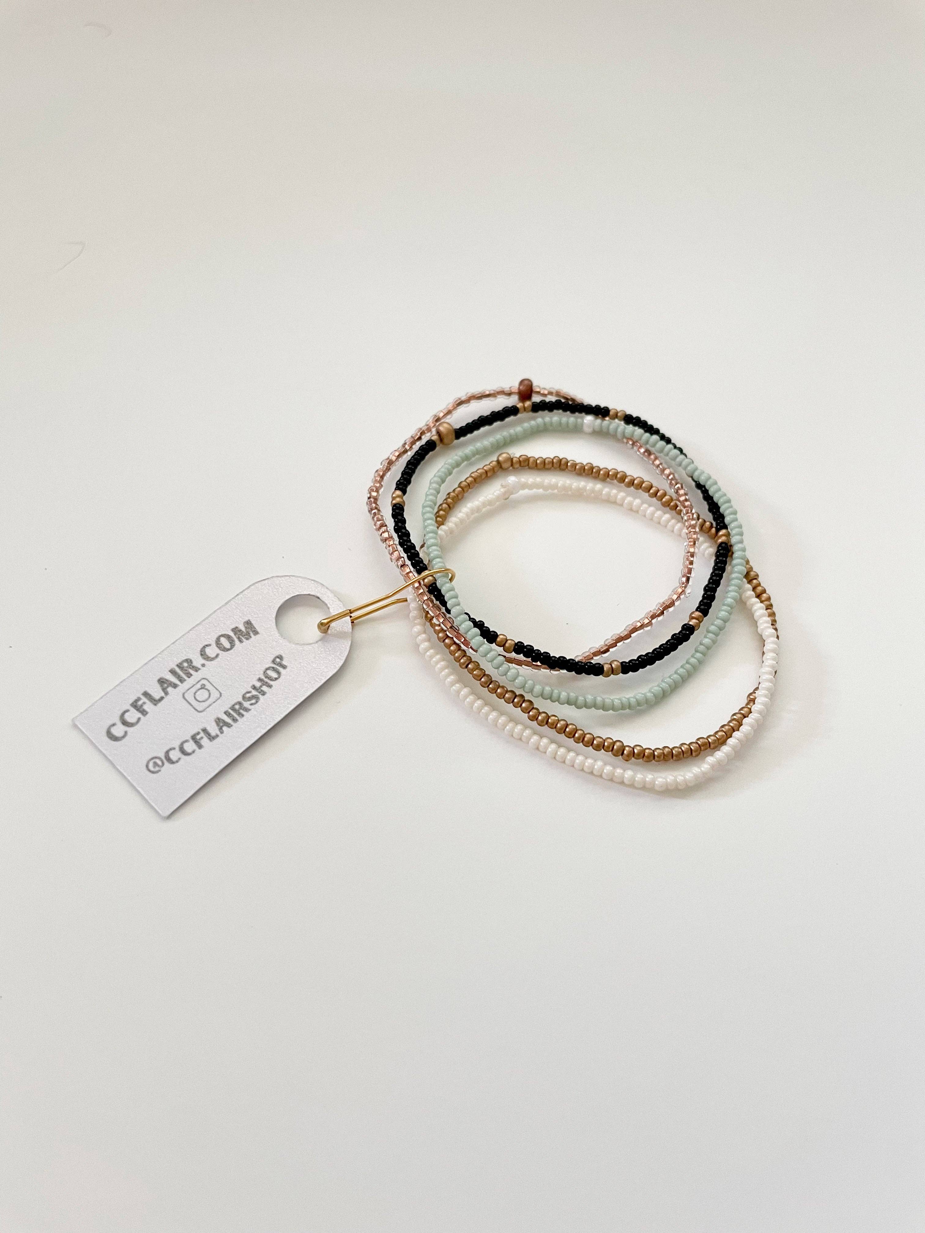 Caitlyn Clare Flair - Vente Parures de bijoux - Ensemble de bracelets extensibles délicats en perles, pile de bracelets en perles de rocaille8