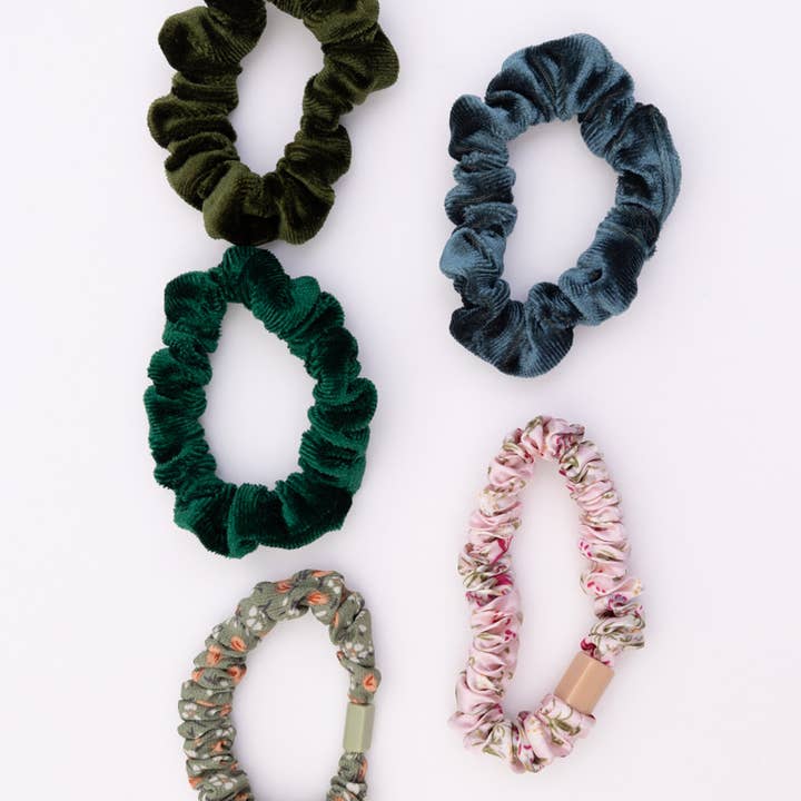 Leto Accessories – Großhandel Haargummi – Damen – Haargummis mit herbstlichem Blumenmuster, verschiedene Haargummis11