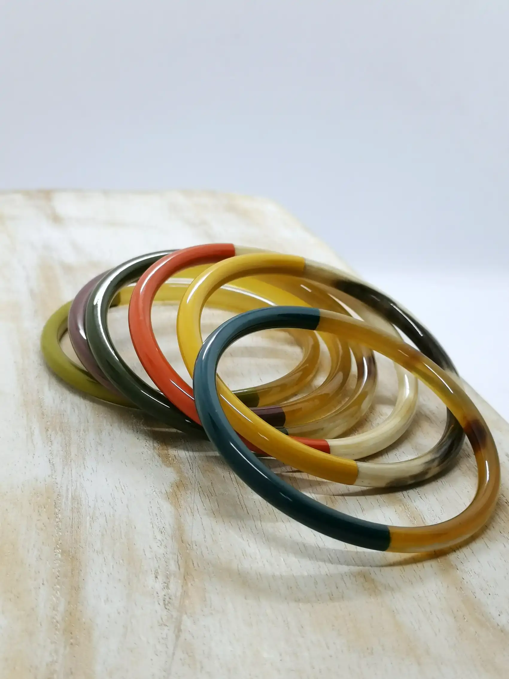 Nayda Diaries - Vente Bracelet manchette - Jonc corne Olive3