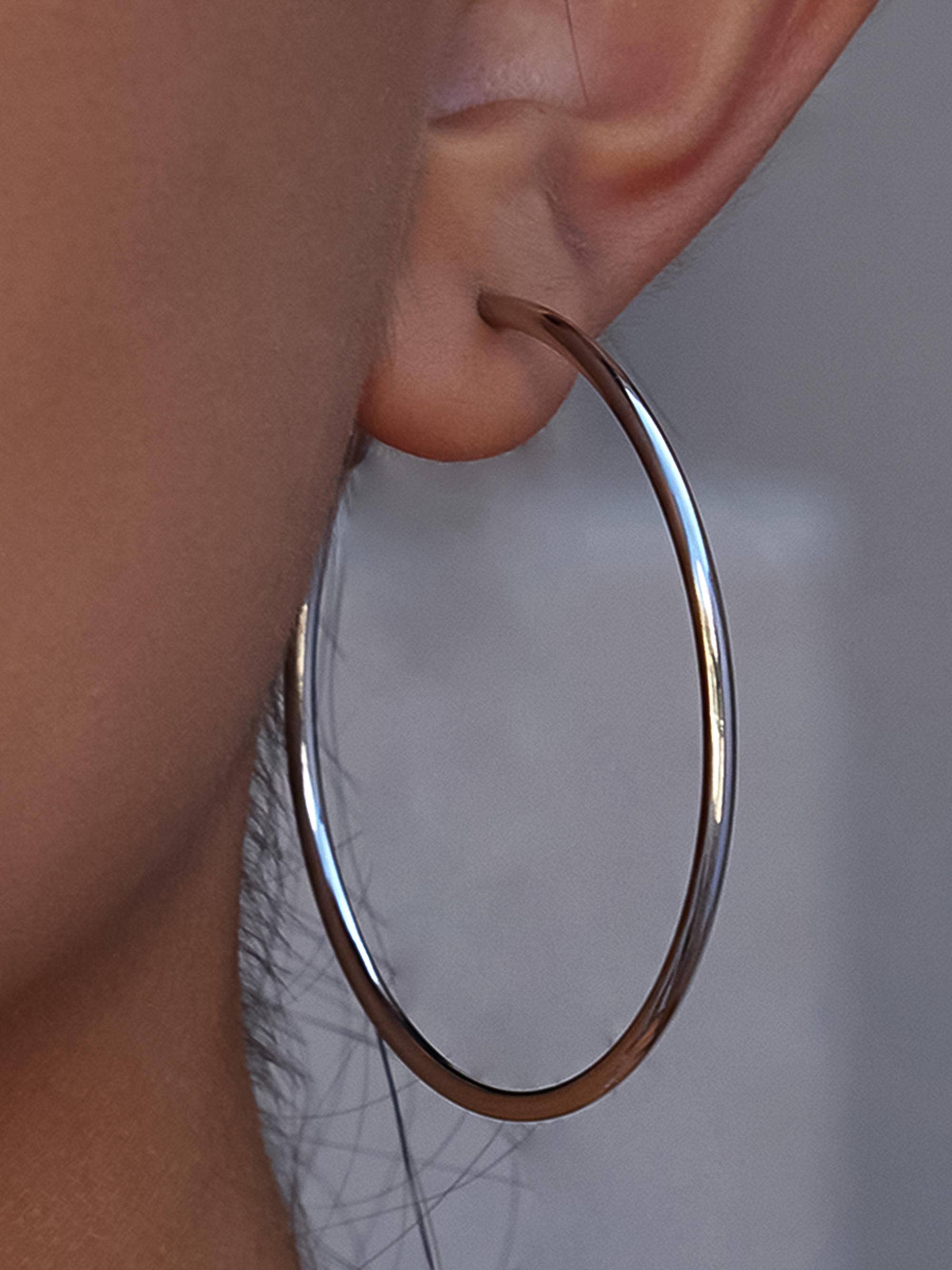 Flânerie by MAIQ - Wholesale Hoop Earrings - Eska 18K Gold Non-Tarnish Classic Thin Hoop Earring5