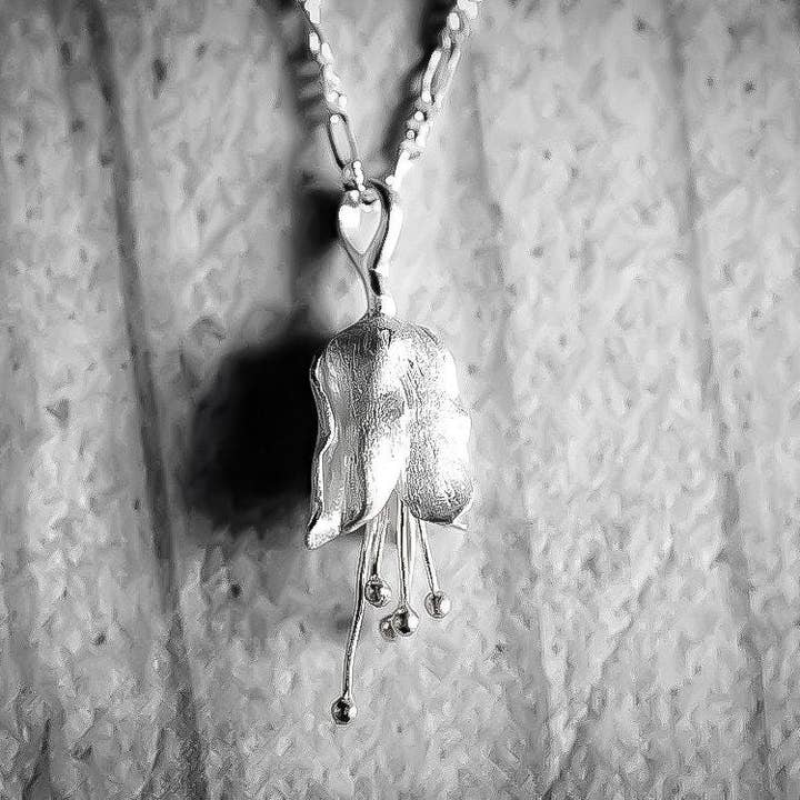 MadamLili – Großhandel Kette mit Anhänger/Charm – Glockenblume 3D Silber Kette - 925 Sterling Silber Blumen Maiglöckchen Pflanzen Halskette - K925-57