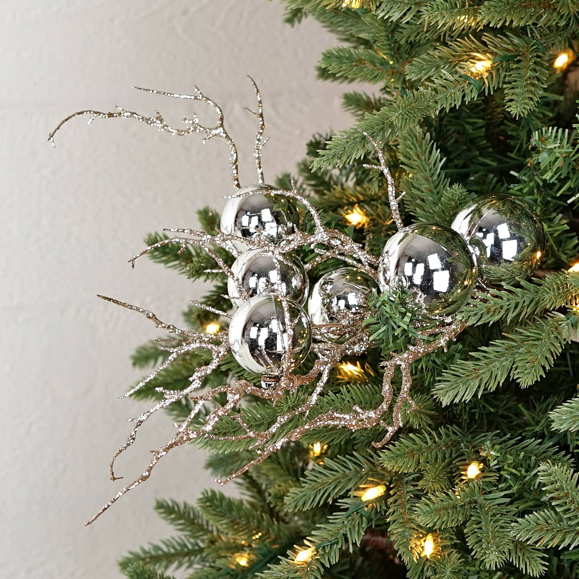 Holiday Depot Inc. - Wholesale Christmas Decoration - 29768- 20in Glitter Twig Pick with Balls-Silver4