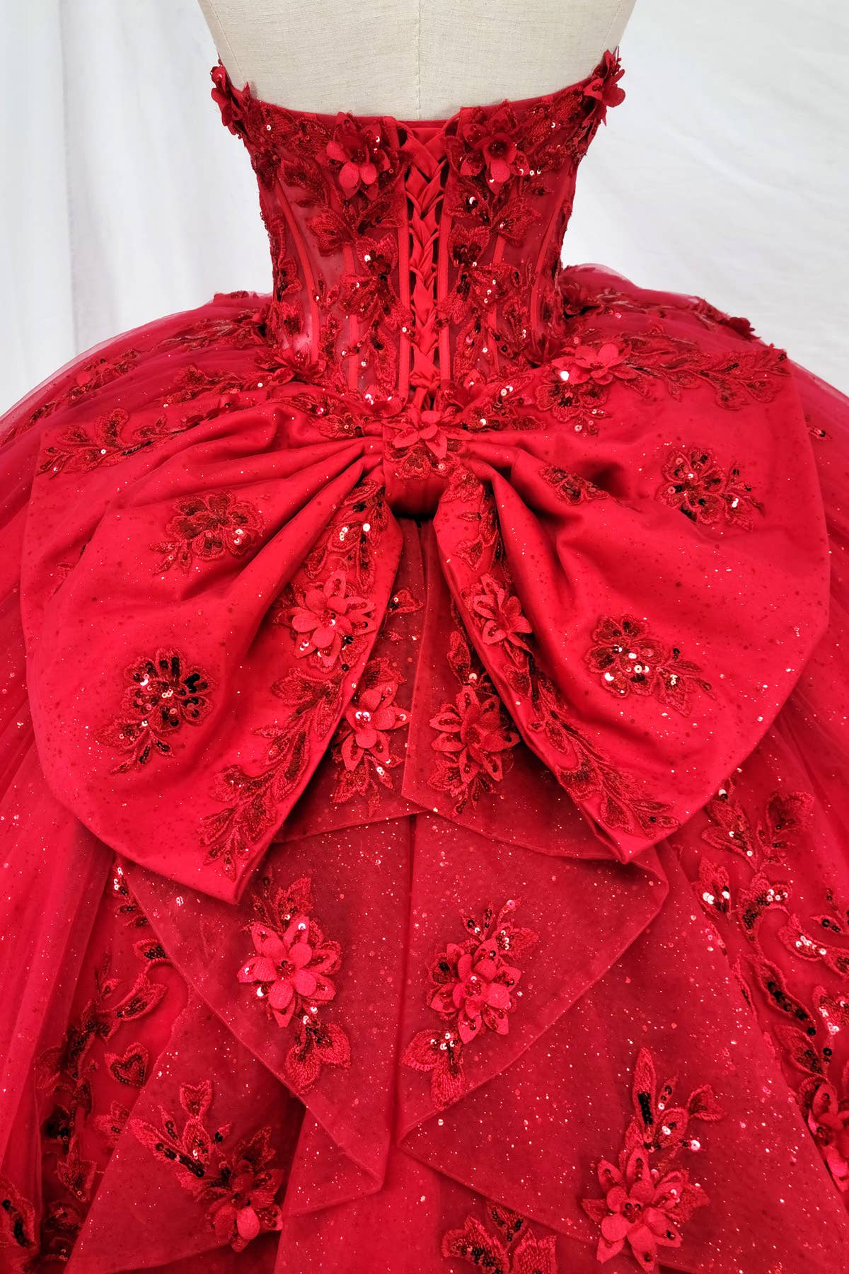 Red Sweetheart neckline quinceanera dress CHF3129 for wholesale on Faire15