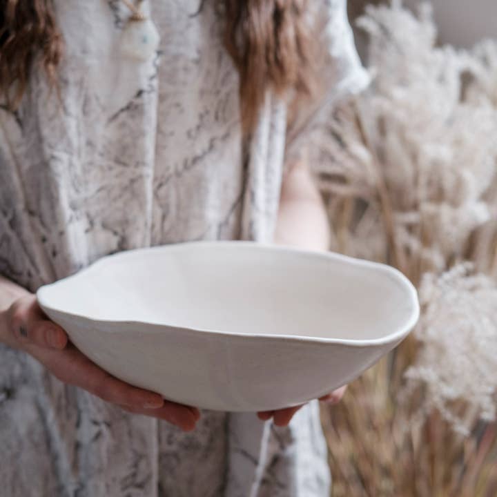 LAIMA CERAMICS (SIA Radosa Apvieniba Spares) – wholesale Tallrikar – Porslin SAHARA — Handgjorda Beige Matta Tallrikar och Skålar10