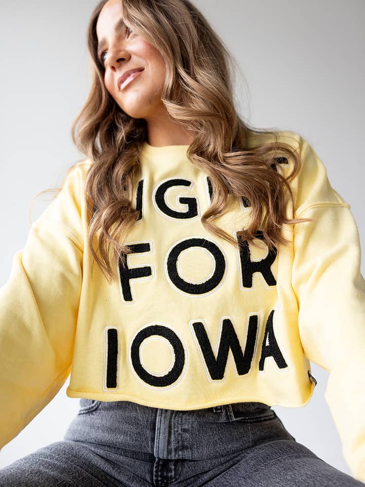 Iowa Perkins Chenille Cropped de Manga Larga para venta al por mayor de Gameday Social Apparel Co.®