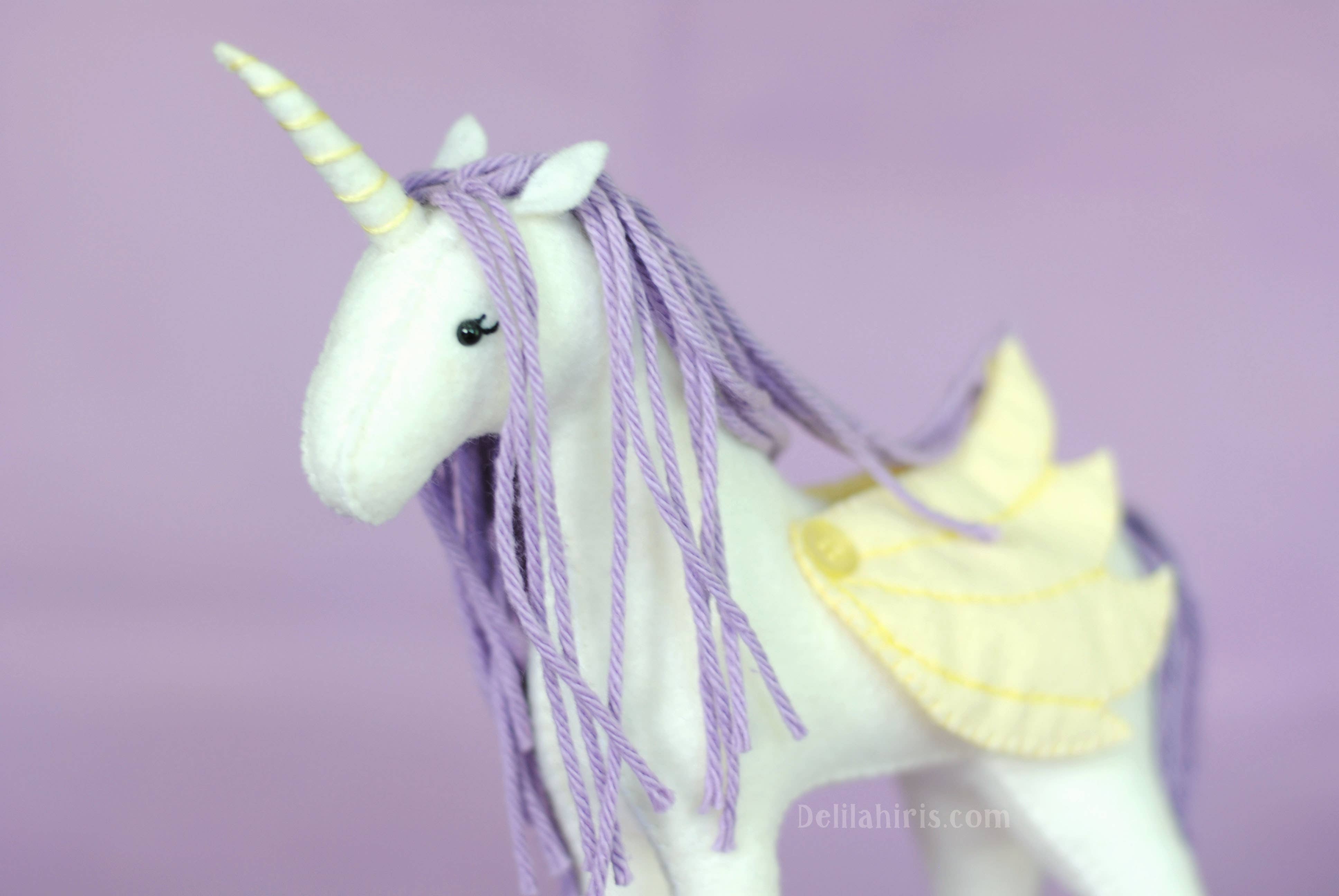 DelilahIris Designs - Vente Kits de couture - Patron de couture licorne en feutre7