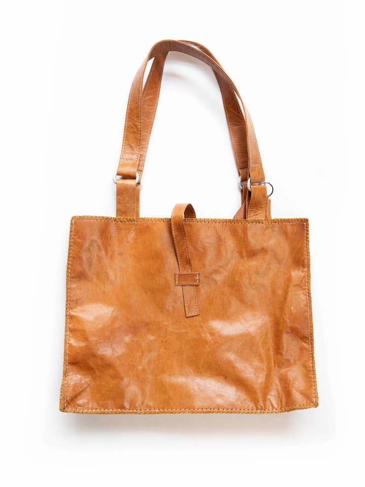Sac cabas en cuir pour la vente par 2nd Story Goods + Haiti Design Co