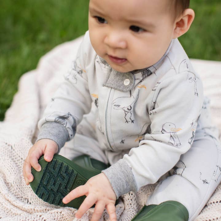 Silly Seagulls Sleep & Play
for wholesale by Burt's Bees Baby