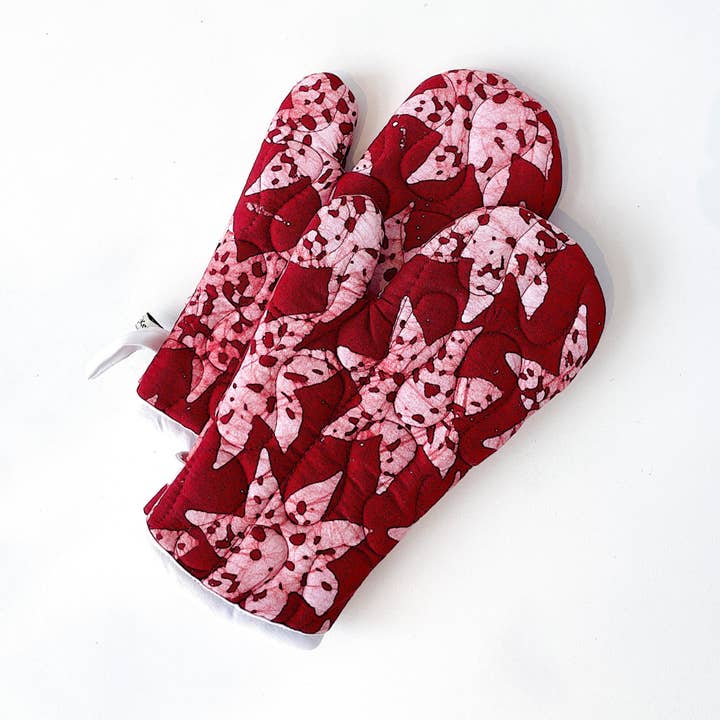 Poinsettia Oven Mitts for wholesale by Amani ya Juu