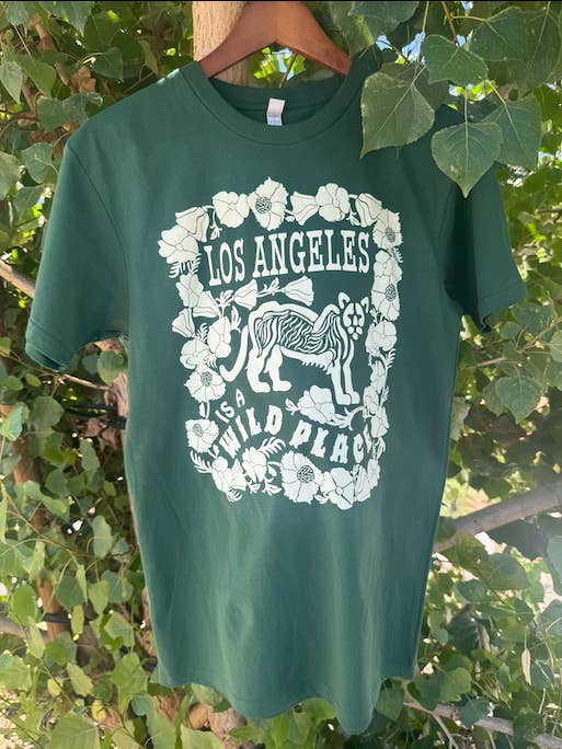 LA Is Not A Desert – wholesale Screen printed t-shirt – Women′s – Los Angeles Is A Wild Place T-shirt3