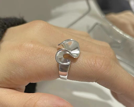 happyzzzsu – wholesale Band/stacked ring – 925 Sterling Silver Unique Irregular Wave Ring6