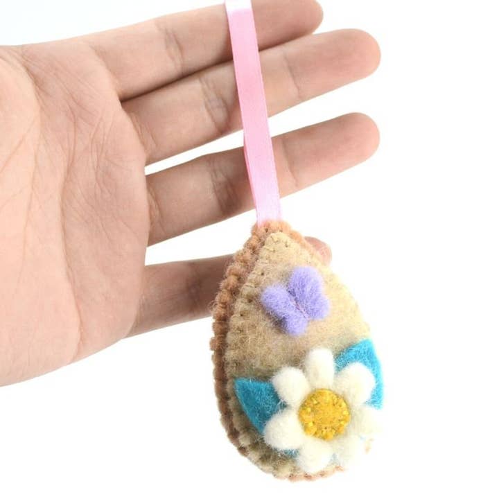 Woollyfelt - Wholesale Decorative Tabletop Object - Easter Felted Egg with White Flower | Set of 101