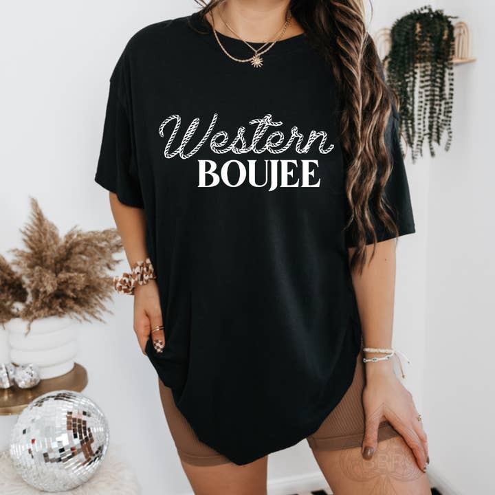 Nera - maglietta con grafica boujee western per la vendita all'ingrosso da parte di The Branded Blue Roan