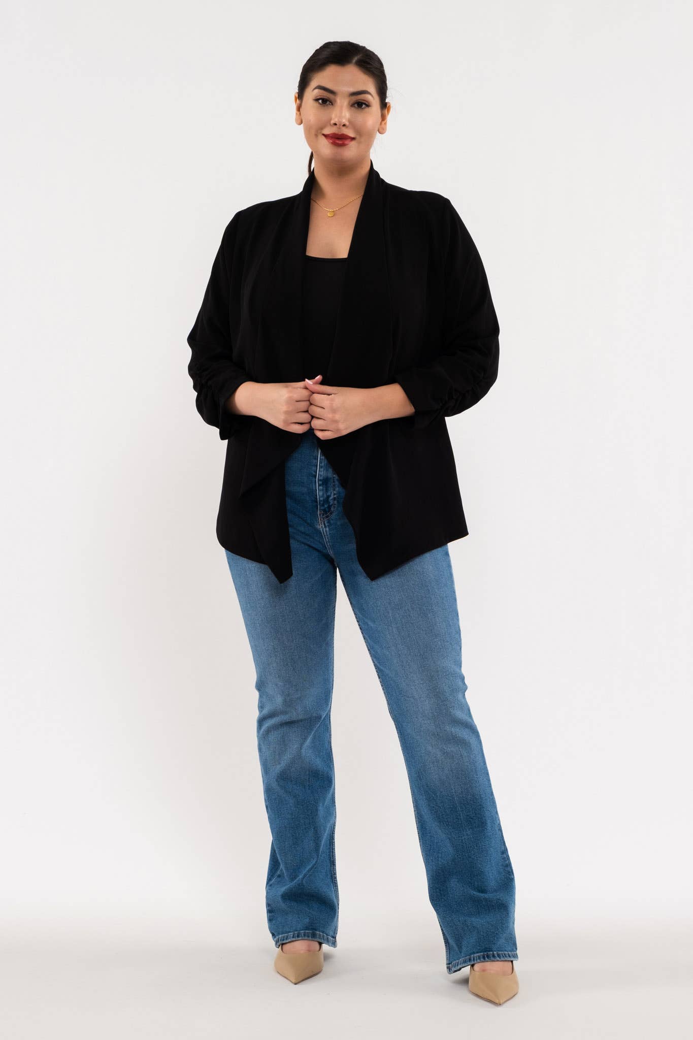 Blu Pepper – Engroshandel Blazer - Dame – Plus size blazer med 3/4 ærmer og rynkede detaljer3